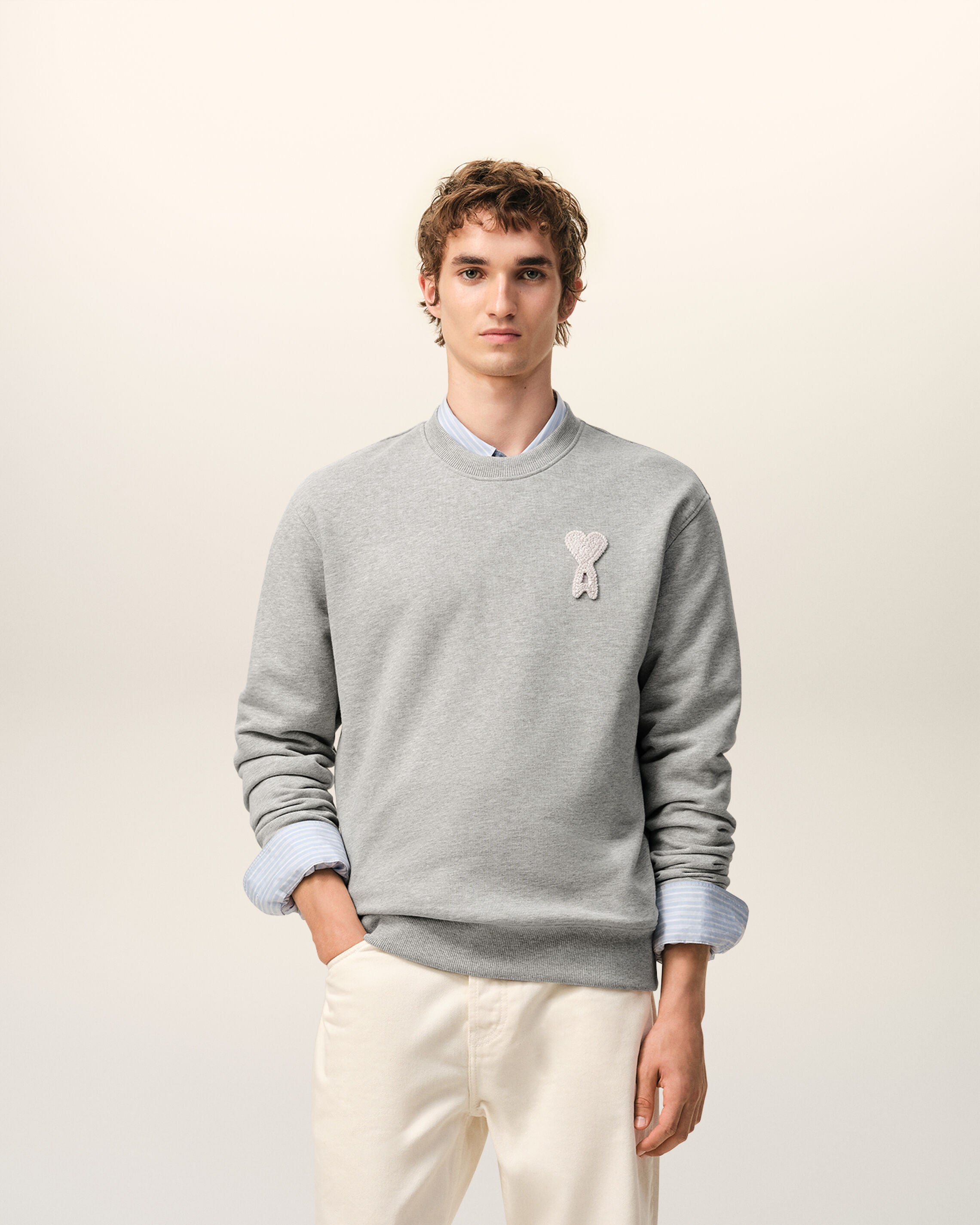 SWEATSHIRT AMI DE COEUR EM ALGODÃO MALHA CINZA/CREME CINZA | AMI PARIS
